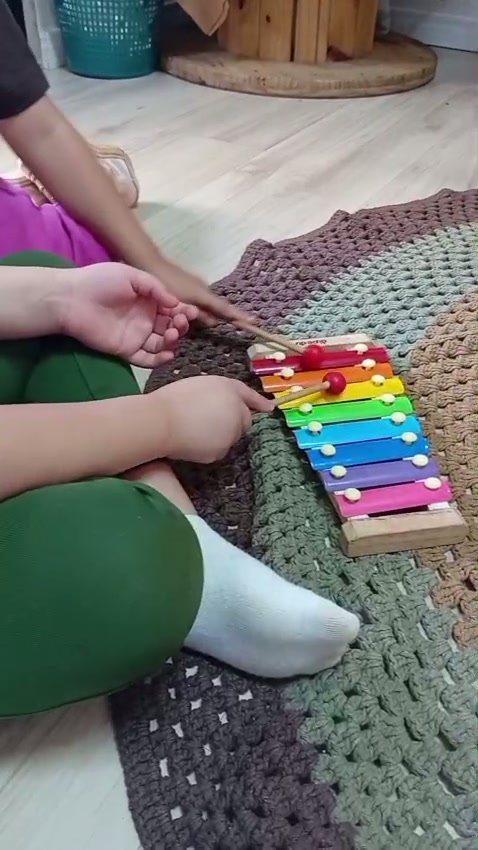 Brincadeiras musicais em grupo